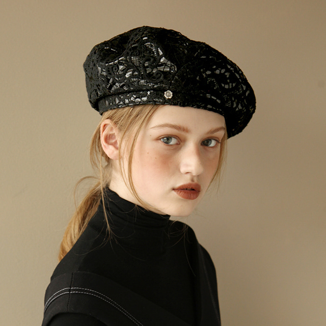 Shiny lace beret